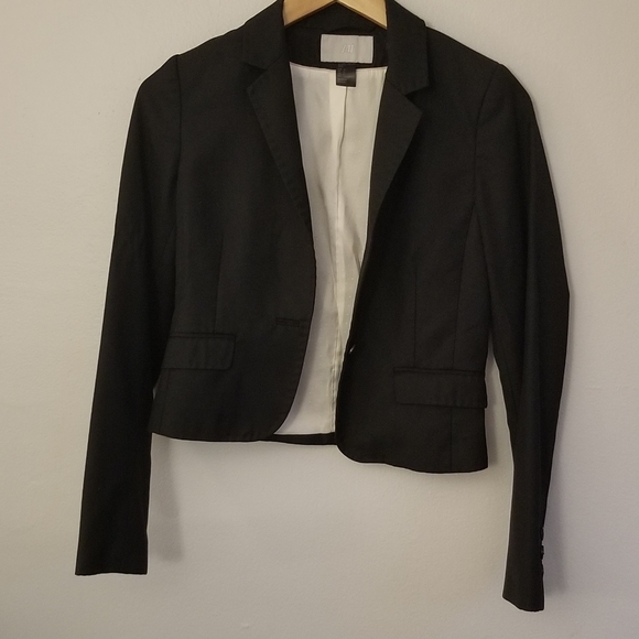 H&M classic black one button blazer - Picture 2 of 3
